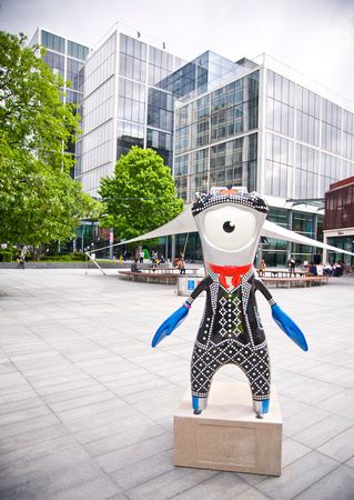 Y1 Pearly Mandeville by Janet Fishwick